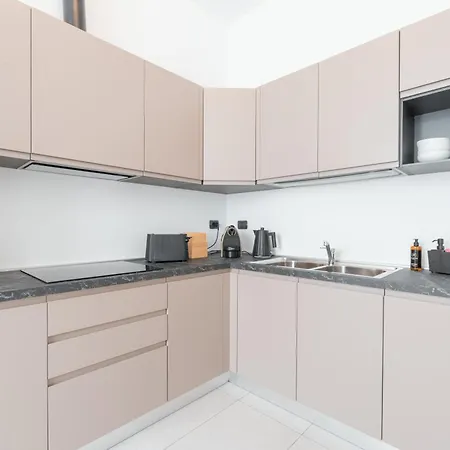 R Azalea House 아파트 코모