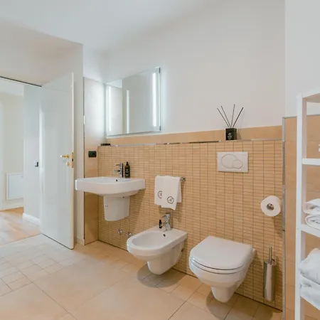 Apartment R Azalea House *