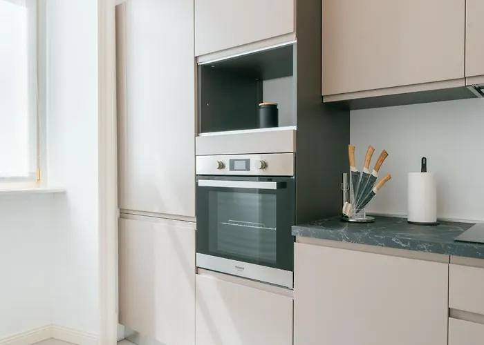 R Azalea House コモ