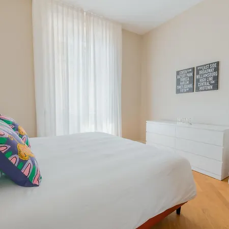 R Azalea House Apartman Como