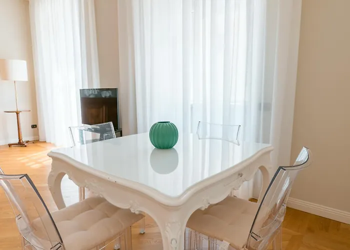 Appartement R Azalea House Como